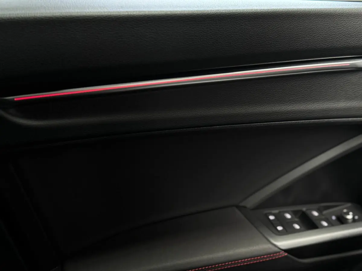 35 TFSI 3 X S-Line Uniek Vol | Panorama | Camera Parksens | Leder Red Stitch | Stoelverwarming| Keyless |Carplay