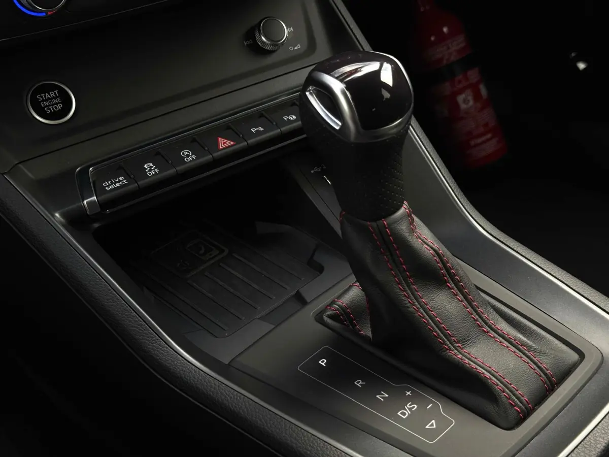 35 TFSI 3 X S-Line Uniek Vol | Panorama | Camera Parksens | Leder Red Stitch | Stoelverwarming| Keyless |Carplay