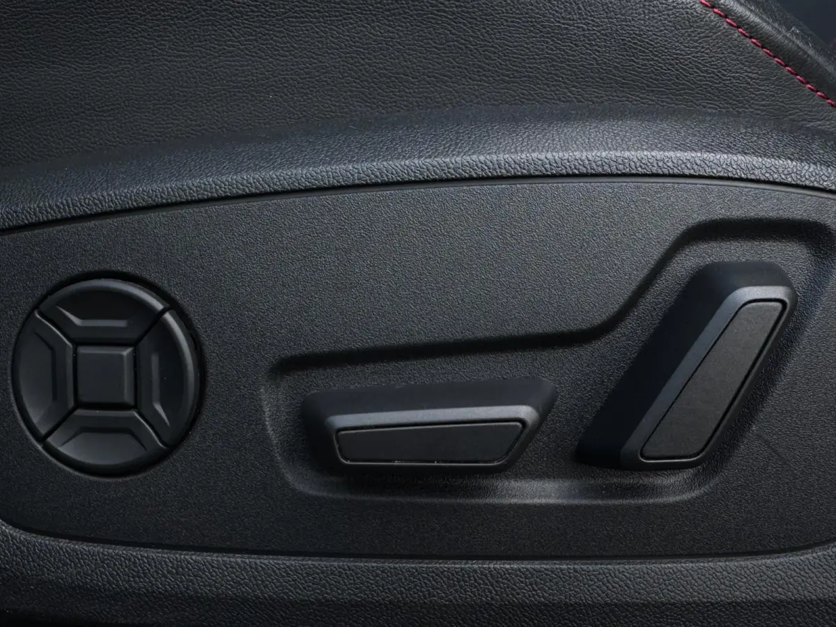 35 TFSI 3 X S-Line Uniek Vol | Panorama | Camera Parksens | Leder Red Stitch | Stoelverwarming| Keyless |Carplay