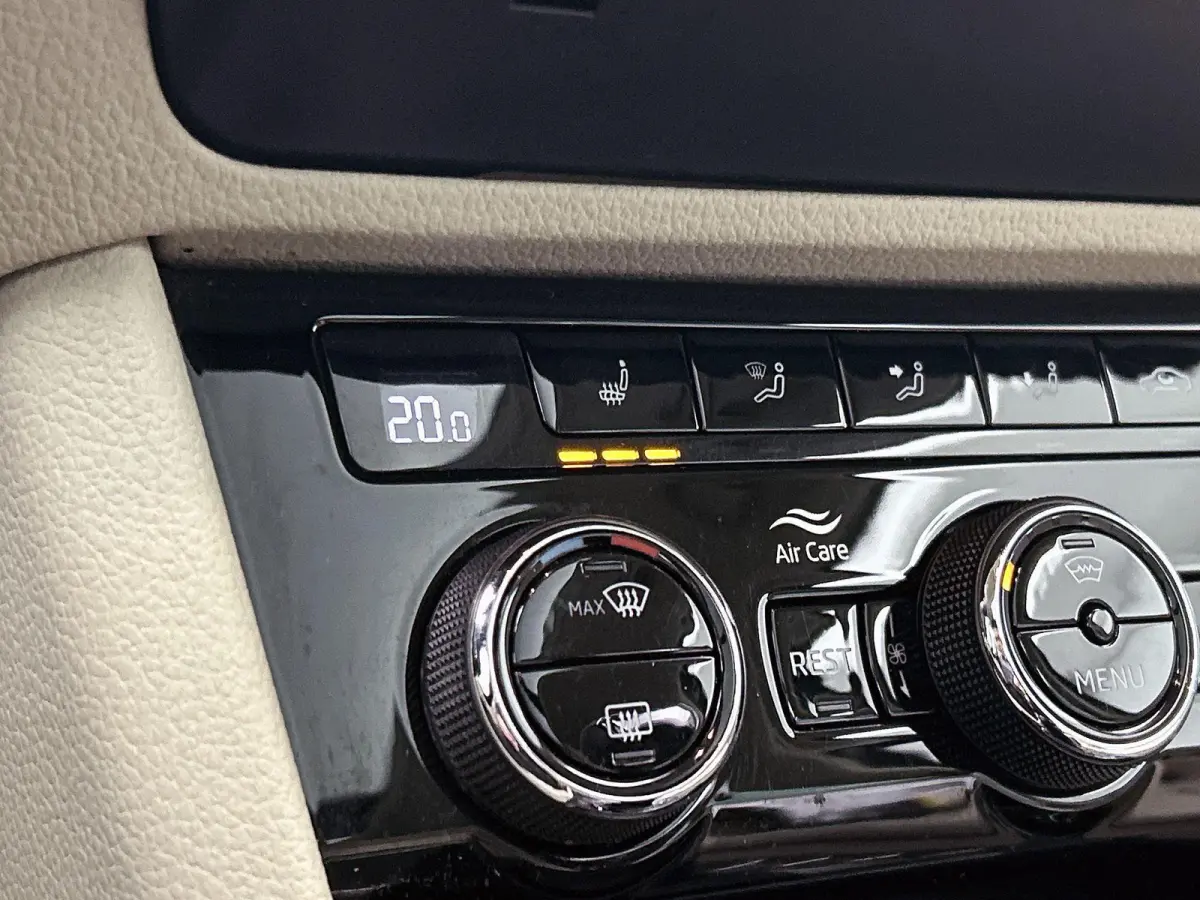 1.4 TSI iV Business | PANORAMADAK | STOELVERWARMING VOOR EN ACHTER | MEMORY STOELEN | CANTON | CLIMATE CONTROL | ADAPTIVE CRUISE CONTROL |