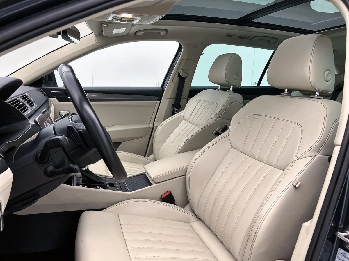 1.4 TSI iV Business | PANORAMADAK | STOELVERWARMING VOOR EN ACHTER | MEMORY STOELEN | CANTON | CLIMATE CONTROL | ADAPTIVE CRUISE CONTROL |