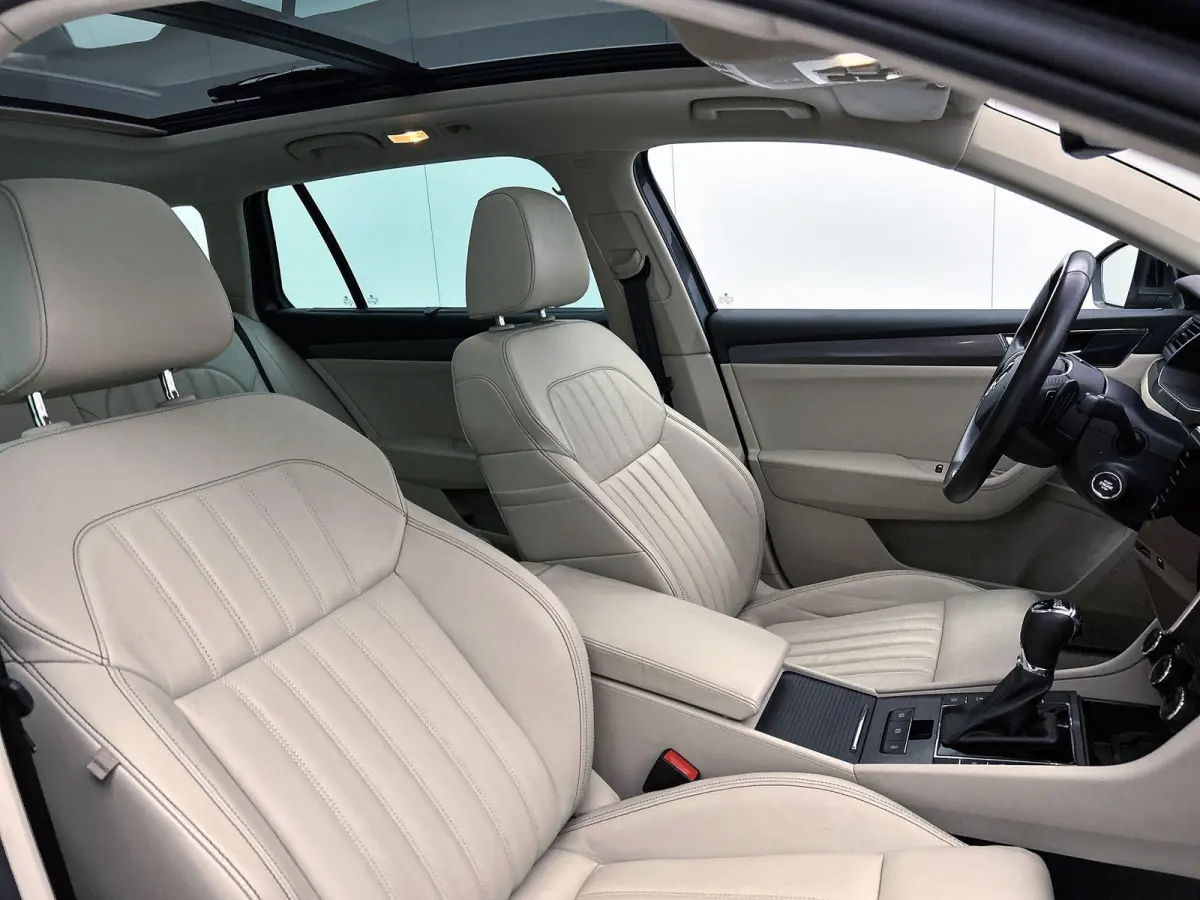 1.4 TSI iV Business | PANORAMADAK | STOELVERWARMING VOOR EN ACHTER | MEMORY STOELEN | CANTON | CLIMATE CONTROL | ADAPTIVE CRUISE CONTROL |
