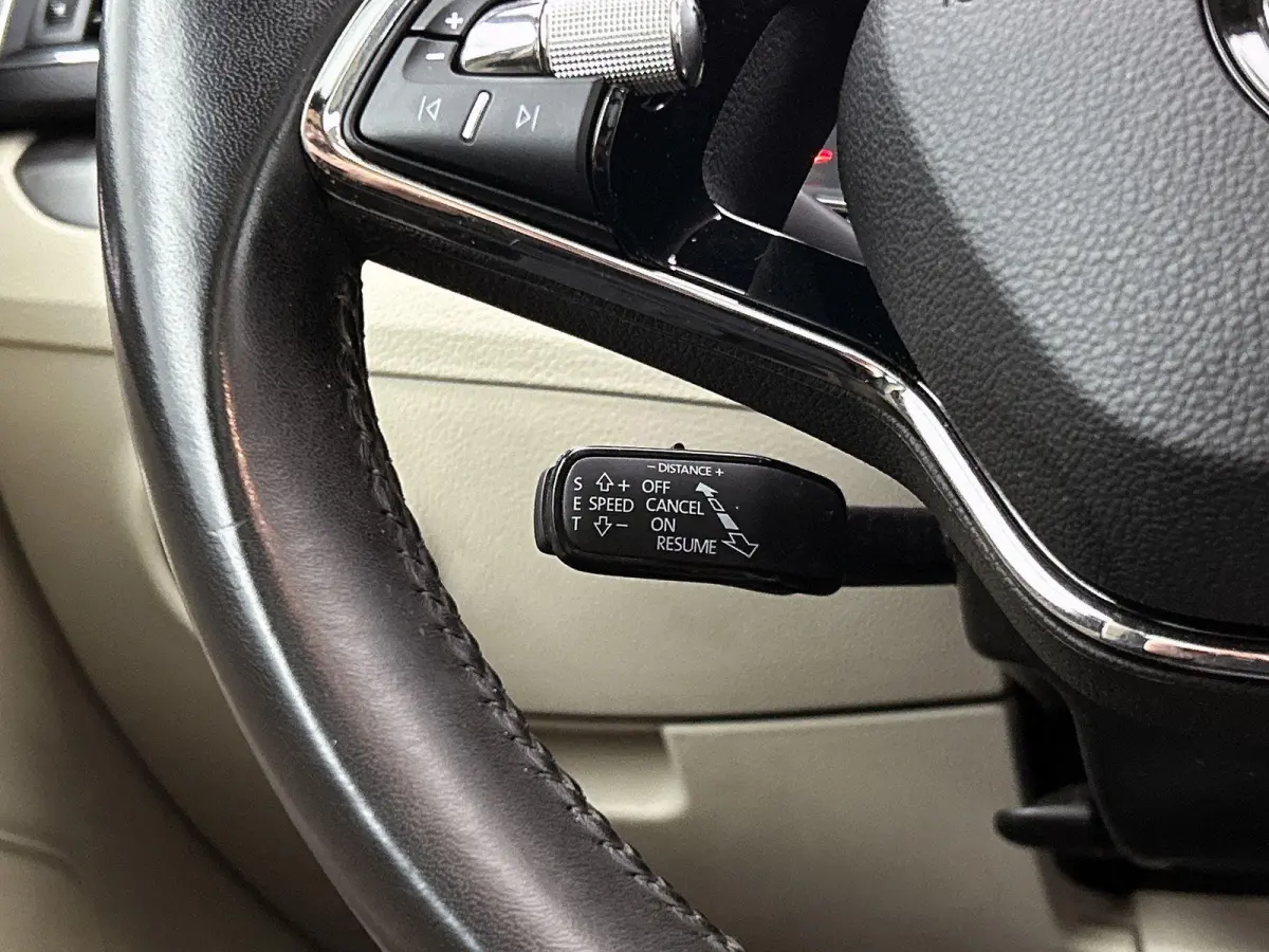 1.4 TSI iV Business | PANORAMADAK | STOELVERWARMING VOOR EN ACHTER | MEMORY STOELEN | CANTON | CLIMATE CONTROL | ADAPTIVE CRUISE CONTROL |