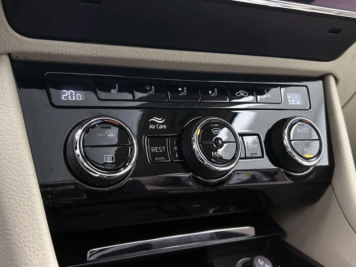1.4 TSI iV Business | PANORAMADAK | STOELVERWARMING VOOR EN ACHTER | MEMORY STOELEN | CANTON | CLIMATE CONTROL | ADAPTIVE CRUISE CONTROL |