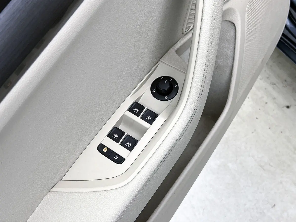 1.4 TSI iV Business | PANORAMADAK | STOELVERWARMING VOOR EN ACHTER | MEMORY STOELEN | CANTON | CLIMATE CONTROL | ADAPTIVE CRUISE CONTROL |