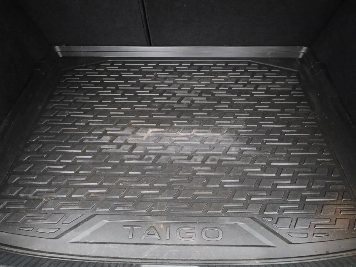 1.0 TSI Life Business | AUTOMATISCHE AIRCO | STOELVERWARMING | APPLE/ANDROID CARPLAY | PARKEERSENSOREN | NAVIGATIE | LICHTMETALEN VELGEN | 12 MAANDEN BOVAG GARANTIE |