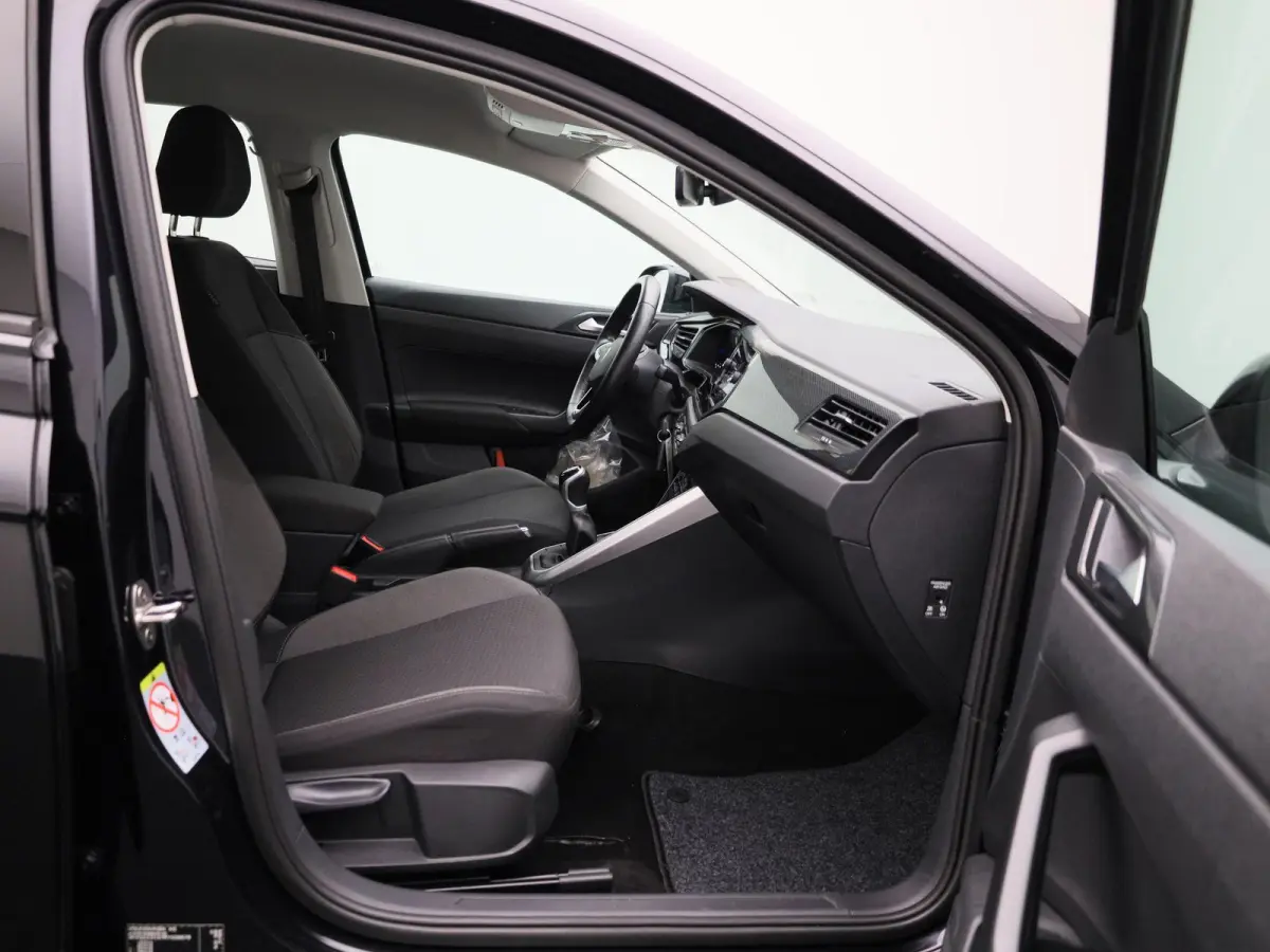 1.0 TSI Life Business | AUTOMATISCHE AIRCO | STOELVERWARMING | APPLE/ANDROID CARPLAY | PARKEERSENSOREN | NAVIGATIE | LICHTMETALEN VELGEN | 12 MAANDEN BOVAG GARANTIE |