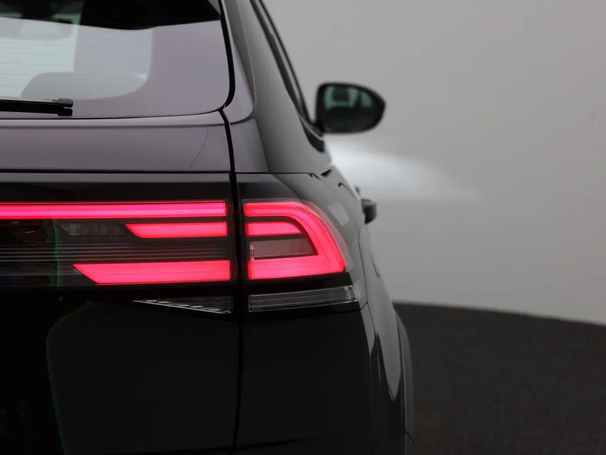 1.0 TSI Life Business | AUTOMATISCHE AIRCO | STOELVERWARMING | APPLE/ANDROID CARPLAY | PARKEERSENSOREN | NAVIGATIE | LICHTMETALEN VELGEN | 12 MAANDEN BOVAG GARANTIE |