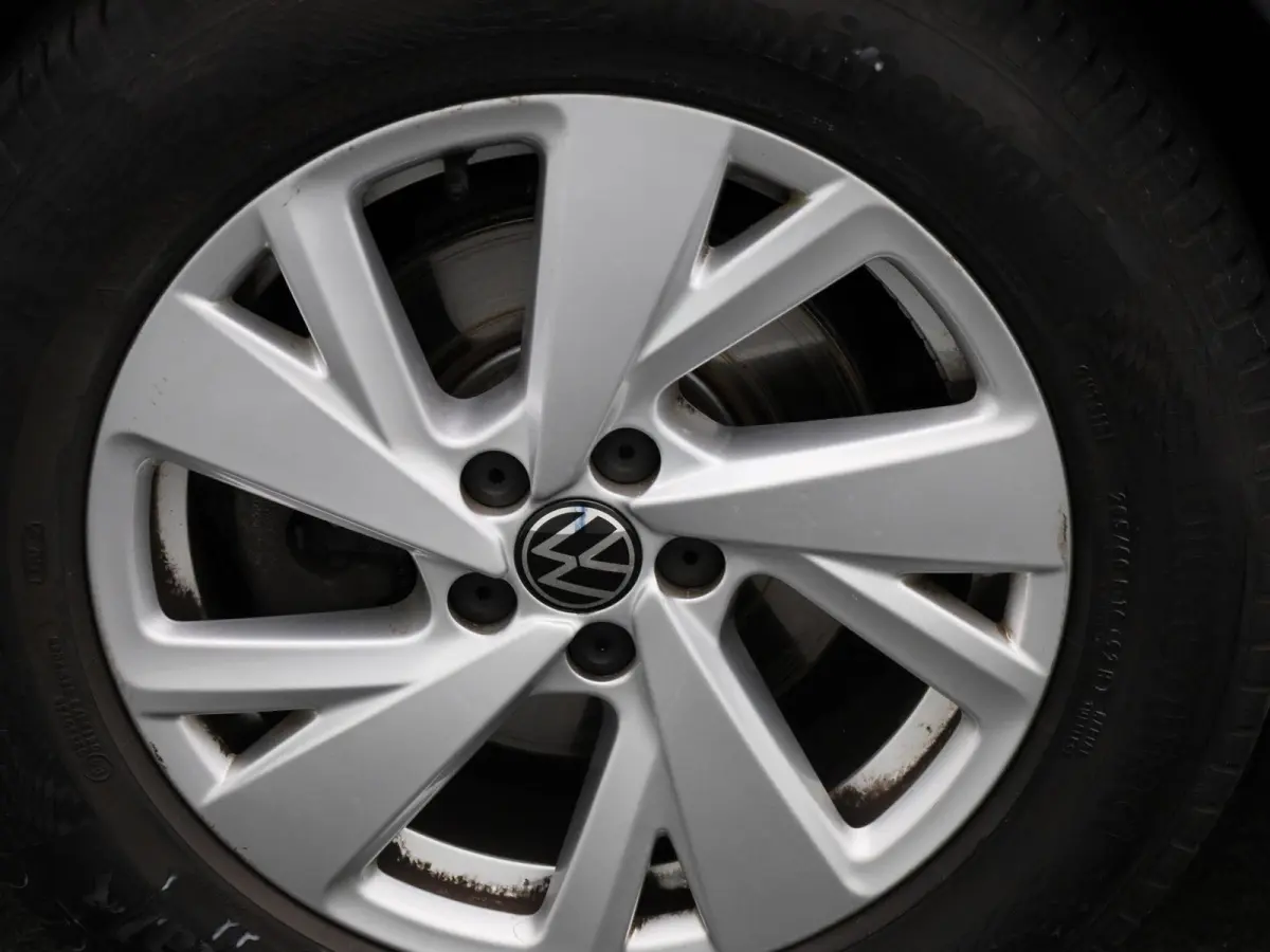 1.0 TSI Life Business | AUTOMATISCHE AIRCO | STOELVERWARMING | APPLE/ANDROID CARPLAY | PARKEERSENSOREN | NAVIGATIE | LICHTMETALEN VELGEN | 12 MAANDEN BOVAG GARANTIE |