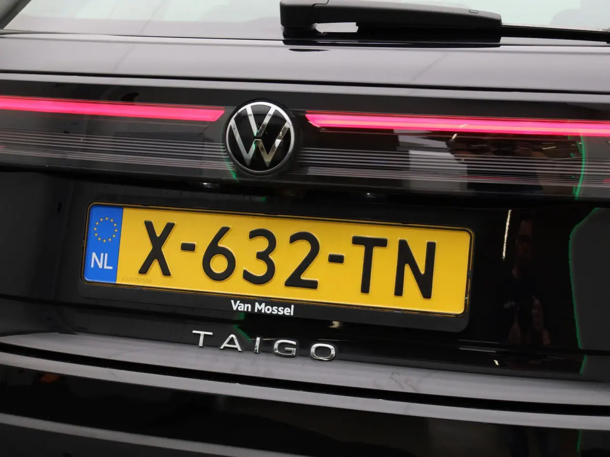 1.0 TSI Life Business | AUTOMATISCHE AIRCO | STOELVERWARMING | APPLE/ANDROID CARPLAY | PARKEERSENSOREN | NAVIGATIE | LICHTMETALEN VELGEN | 12 MAANDEN BOVAG GARANTIE |