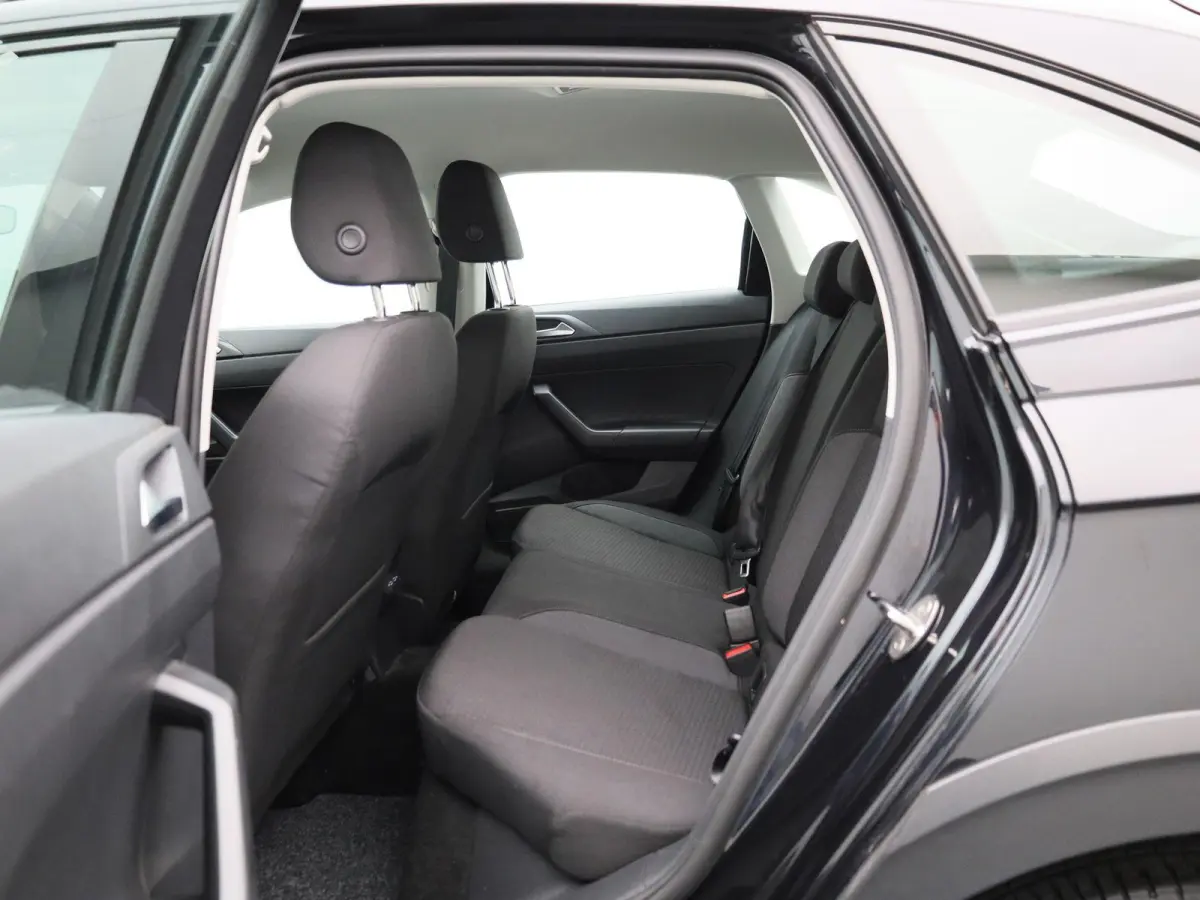 1.0 TSI Life Business | AUTOMATISCHE AIRCO | STOELVERWARMING | APPLE/ANDROID CARPLAY | PARKEERSENSOREN | NAVIGATIE | LICHTMETALEN VELGEN | 12 MAANDEN BOVAG GARANTIE |