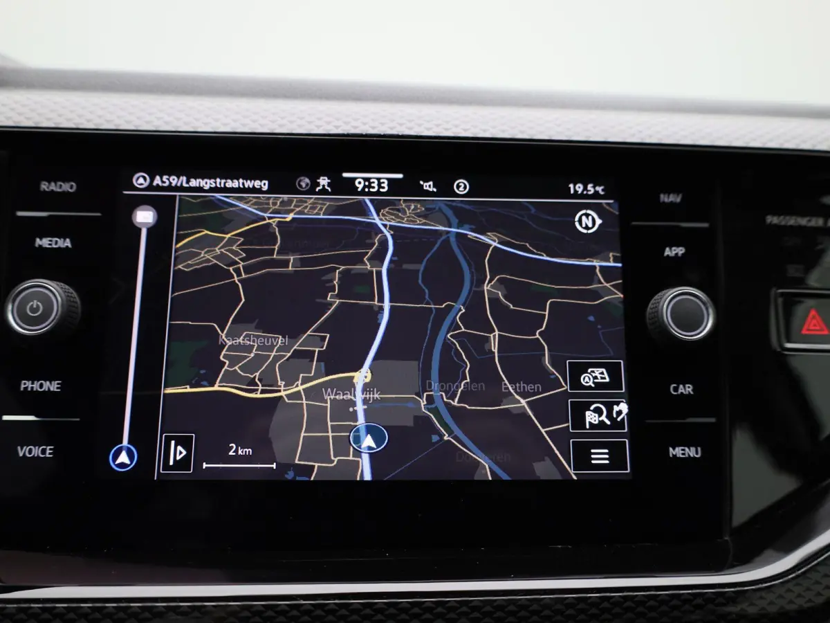 1.0 TSI Life Business | AUTOMATISCHE AIRCO | STOELVERWARMING | APPLE/ANDROID CARPLAY | PARKEERSENSOREN | NAVIGATIE | LICHTMETALEN VELGEN | 12 MAANDEN BOVAG GARANTIE |