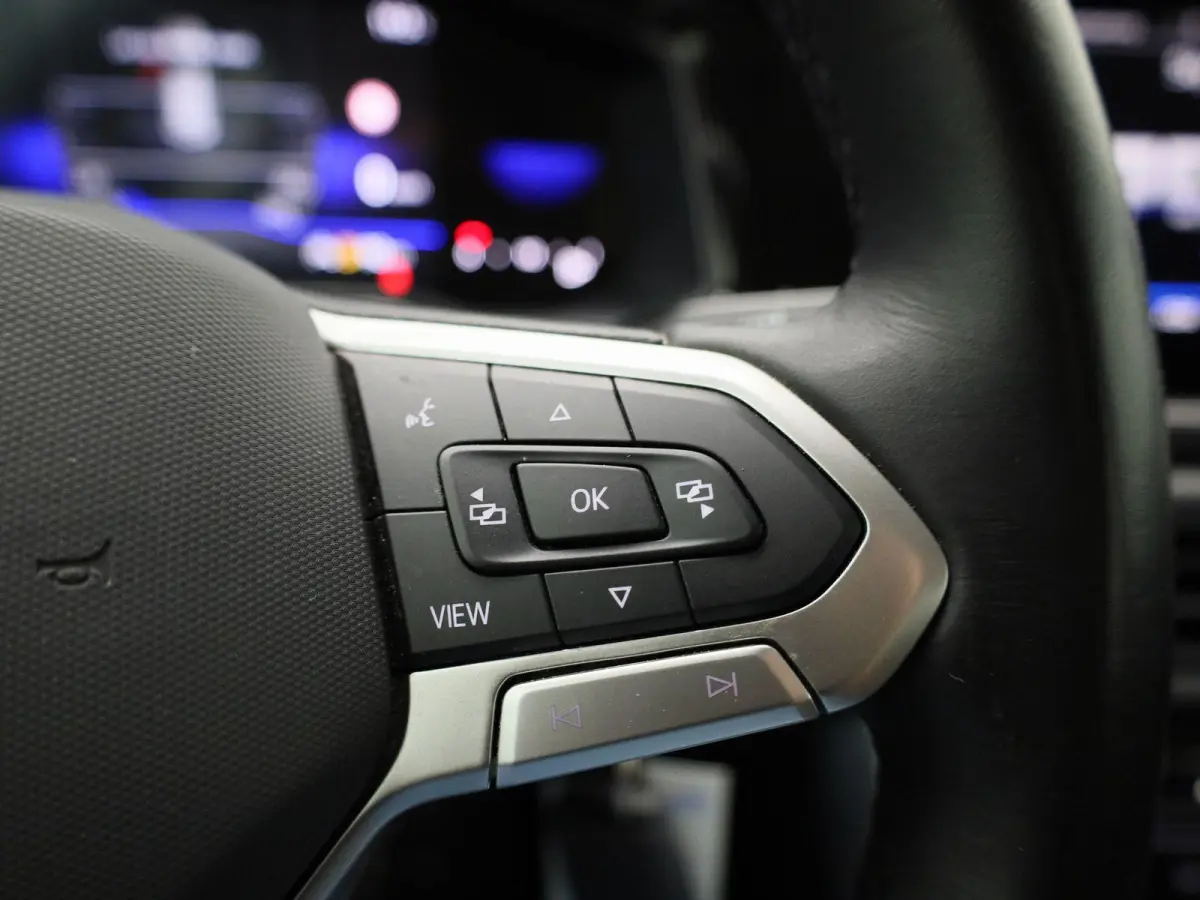 1.0 TSI Life Business | AUTOMATISCHE AIRCO | STOELVERWARMING | APPLE/ANDROID CARPLAY | PARKEERSENSOREN | NAVIGATIE | LICHTMETALEN VELGEN | 12 MAANDEN BOVAG GARANTIE |