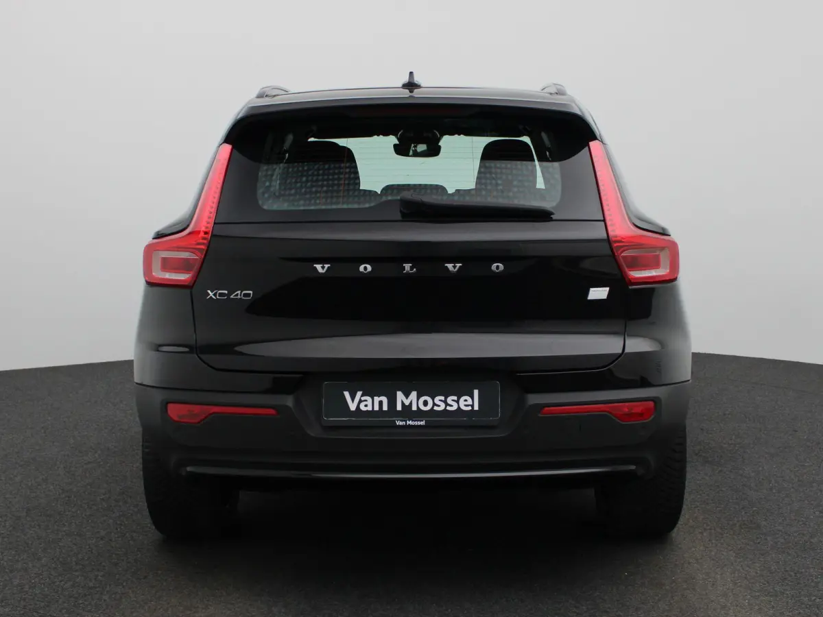 Core | Automaat | Apple Carplay / Android Auto | Camera | Parkeersensoren | 12 MAANDEN BOVAG GARANTIE |