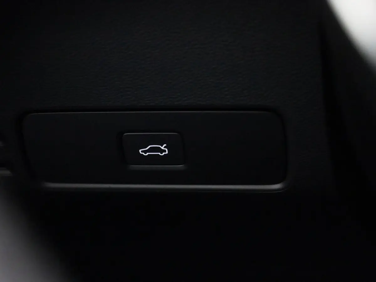 Core | Automaat | Apple Carplay / Android Auto | Camera | Parkeersensoren | 12 MAANDEN BOVAG GARANTIE |
