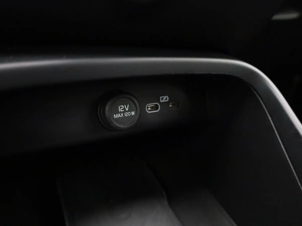 Core | Automaat | Apple Carplay / Android Auto | Camera | Parkeersensoren | 12 MAANDEN BOVAG GARANTIE |