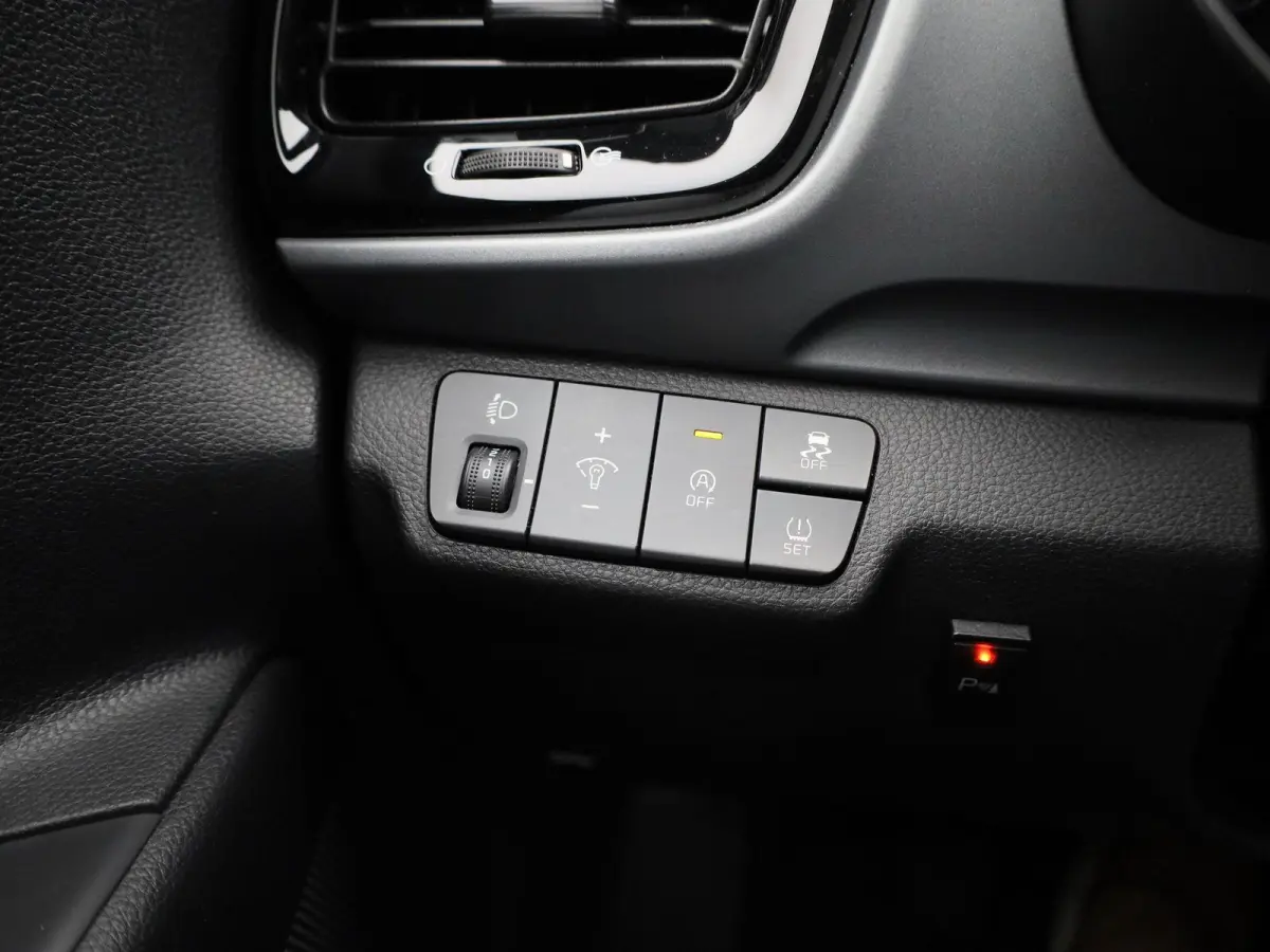 1.0 T-GDi MHEV DynamicPlusLine | Apple Carplay / Android Auto | Camera | Navigatie | Climate Control | Parkeersensoren | Lichtmetalen Velgen |