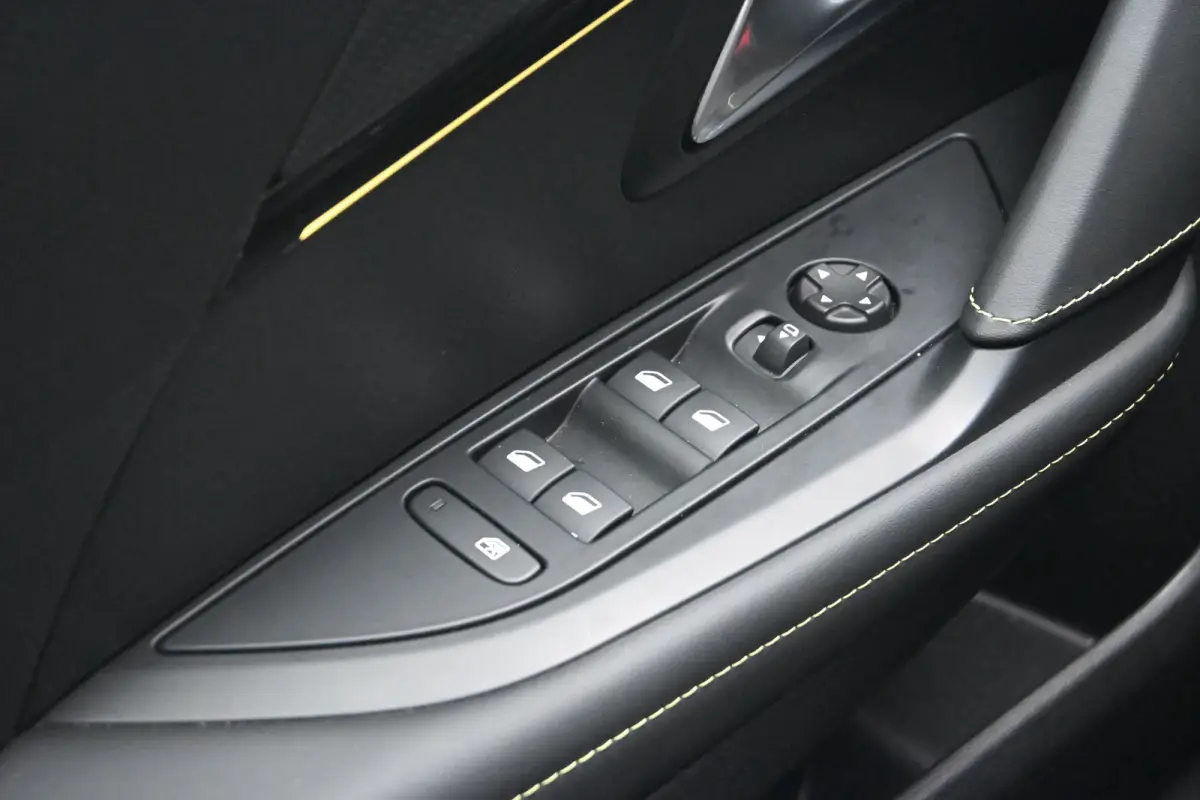1.2 Hybrid 110 e-DCS6 GT tot 8 Jaar Garantie! | Navigatie | Sfeerverlichting | 360 Camera | Dodehoekdetectie | Climate Control | !!
