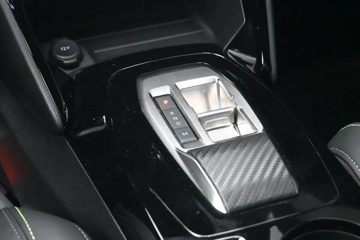 1.2 Hybrid 110 e-DCS6 GT tot 8 Jaar Garantie! | Navigatie | Sfeerverlichting | 360 Camera | Dodehoekdetectie | Climate Control | !!