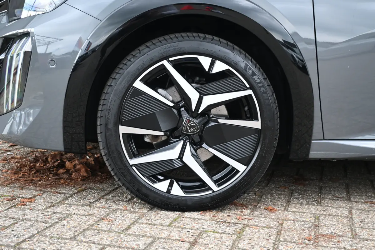 1.2 Hybrid 110 e-DCS6 GT tot 8 Jaar Garantie! | Navigatie | Sfeerverlichting | 360 Camera | Dodehoekdetectie | Climate Control | !!