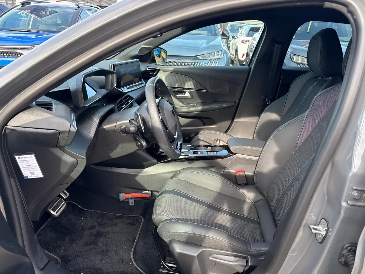 1.2 Hybrid 110 e-DCS6 GT tot 8 Jaar Garantie! | Navigatie | Sfeerverlichting | 360 Camera | Dodehoekdetectie | Climate Control | !!