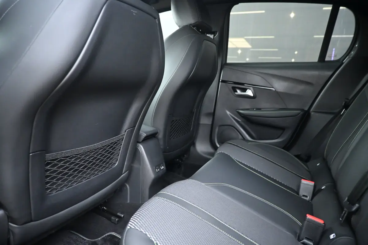 1.2 Hybrid 110 e-DCS6 GT tot 8 Jaar Garantie! | Navigatie | Sfeerverlichting | 360 Camera | Dodehoekdetectie | Climate Control | !!