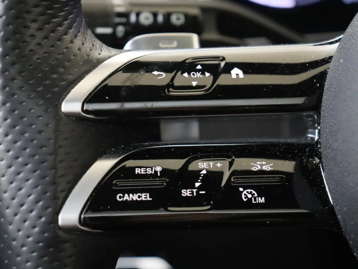 4MATIC AMG Line Premium/ AIRMATIC/ Achterasbesturing/ Memory/ Panoramadak / 360 Camera/ Digital Light