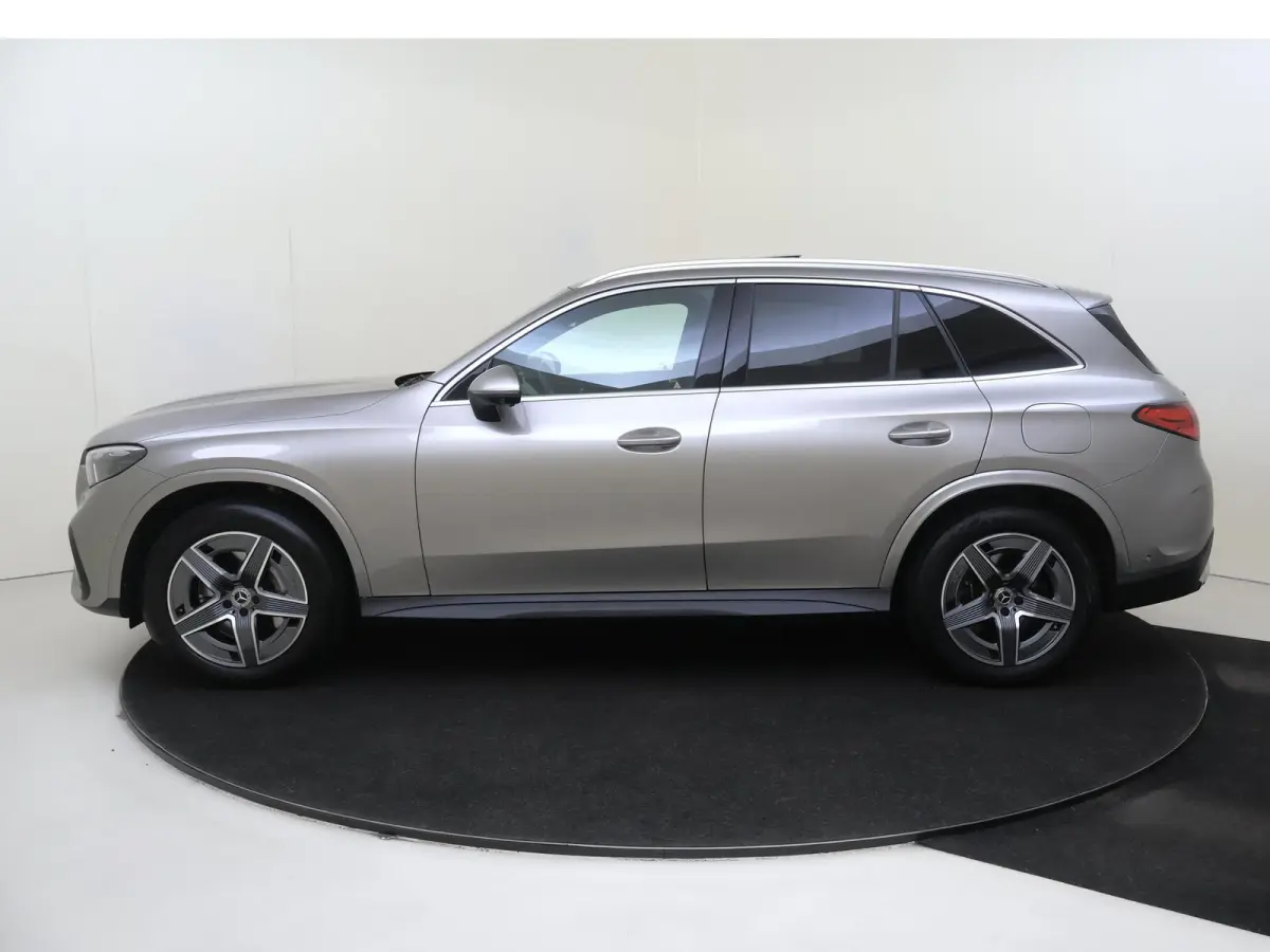 4MATIC AMG Line Premium/ AIRMATIC/ Achterasbesturing/ Memory/ Panoramadak / 360 Camera/ Digital Light