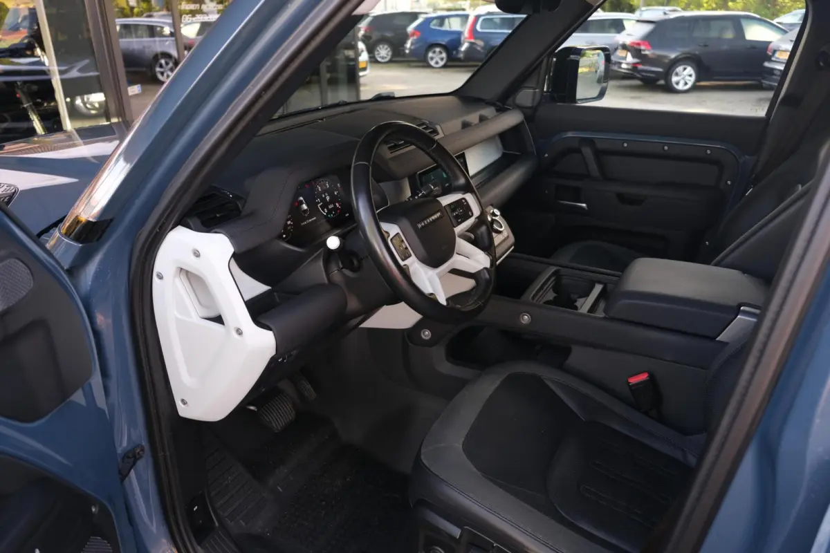 2.0 D240 S|RIJKLAAR!|360° Camera|LaneAssist|AppleCarplay|AndroidAuto|Keyless|4X4|Dealeronderhouden