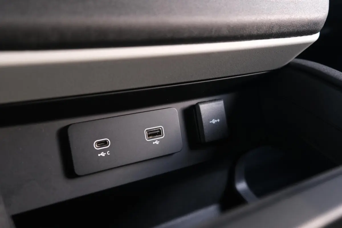 2.0 D240 S|RIJKLAAR!|360° Camera|LaneAssist|AppleCarplay|AndroidAuto|Keyless|4X4|Dealeronderhouden