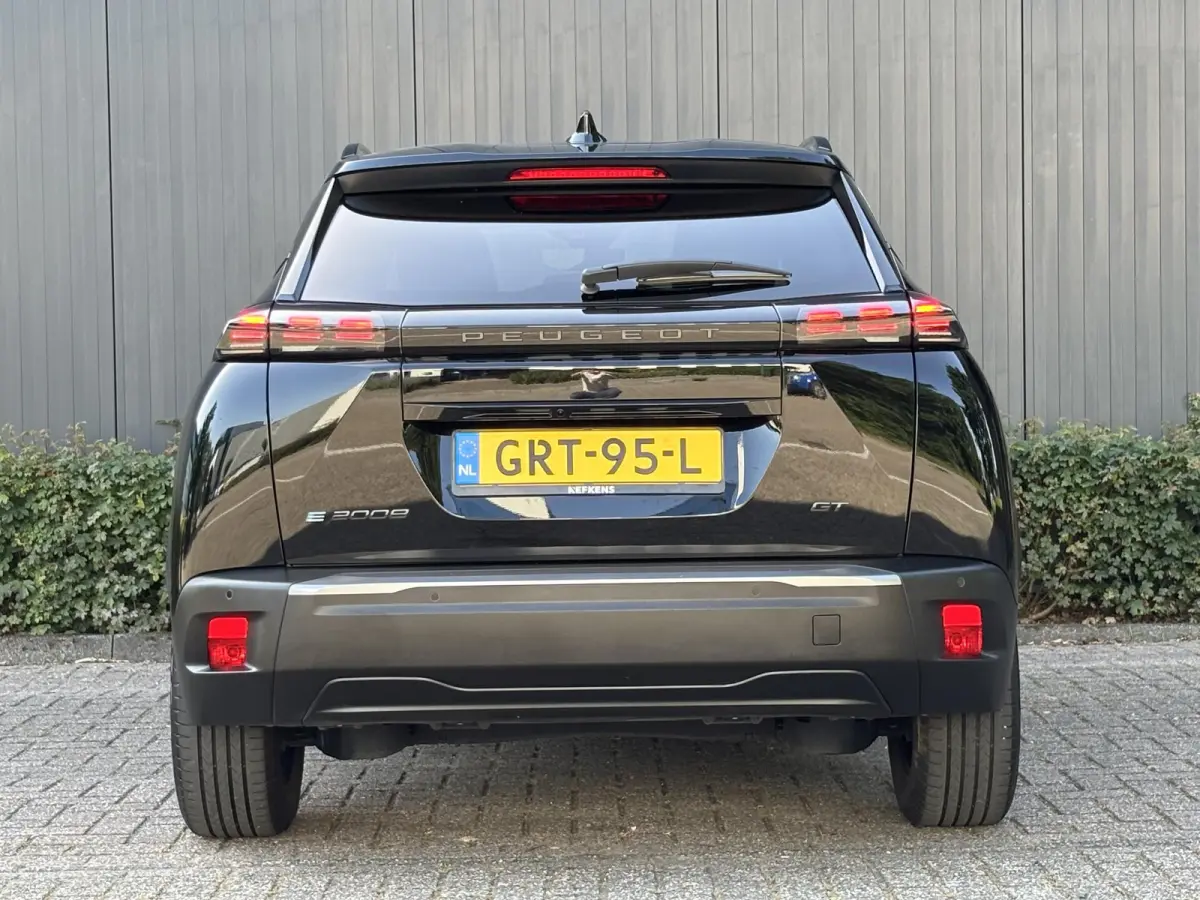 SUV EV GT 54kWh 156pk | Accu 97% | 406km WLTP Actieradius | Navigatie via draadloze Apple Carplay / Android Auto | Achteruitrijcamera | Leder/Alcantara | Stoel elektrisch+verwarmd+massage | 