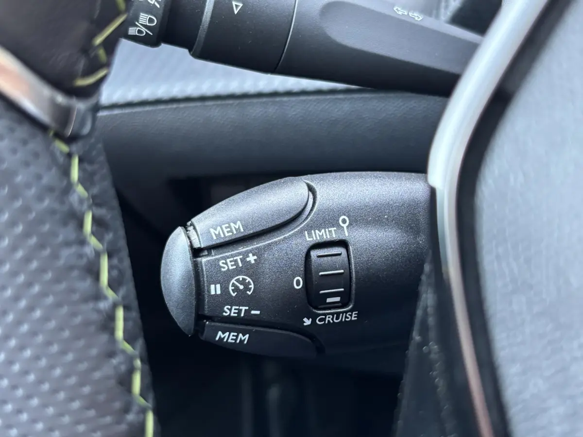 SUV EV GT 54kWh 156pk | Accu 97% | 406km WLTP Actieradius | Navigatie via draadloze Apple Carplay / Android Auto | Achteruitrijcamera | Leder/Alcantara | Stoel elektrisch+verwarmd+massage | 