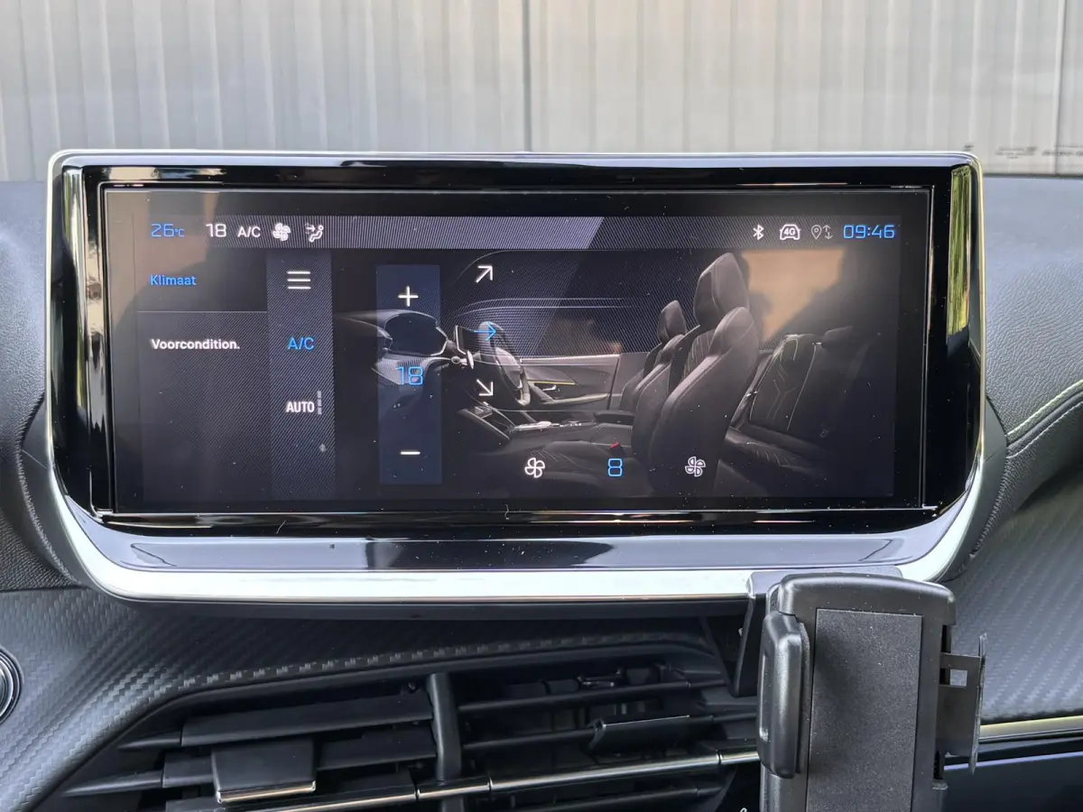 SUV EV GT 54kWh 156pk | Accu 97% | 406km WLTP Actieradius | Navigatie via draadloze Apple Carplay / Android Auto | Achteruitrijcamera | Leder/Alcantara | Stoel elektrisch+verwarmd+massage | 