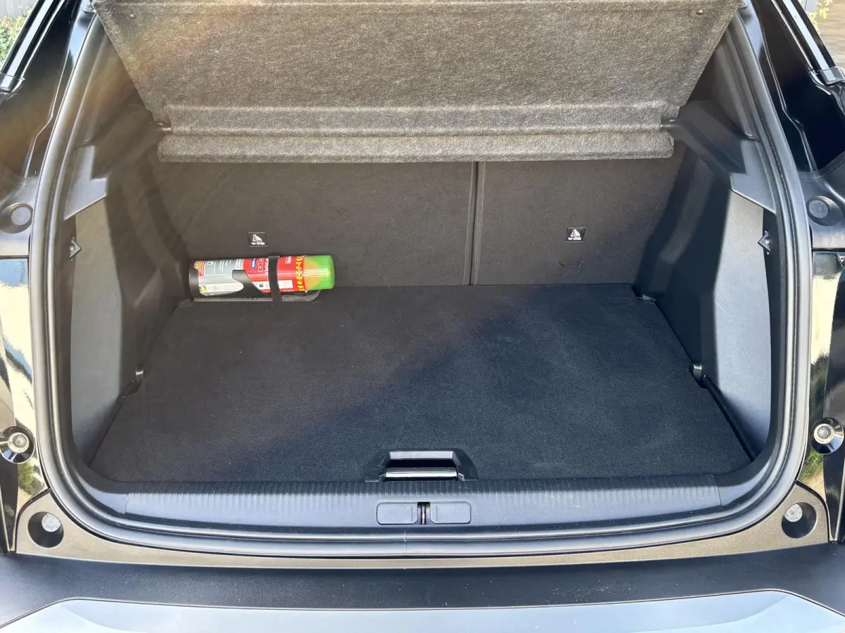 SUV EV GT 54kWh 156pk | Accu 97% | 406km WLTP Actieradius | Navigatie via draadloze Apple Carplay / Android Auto | Achteruitrijcamera | Leder/Alcantara | Stoel elektrisch+verwarmd+massage | 