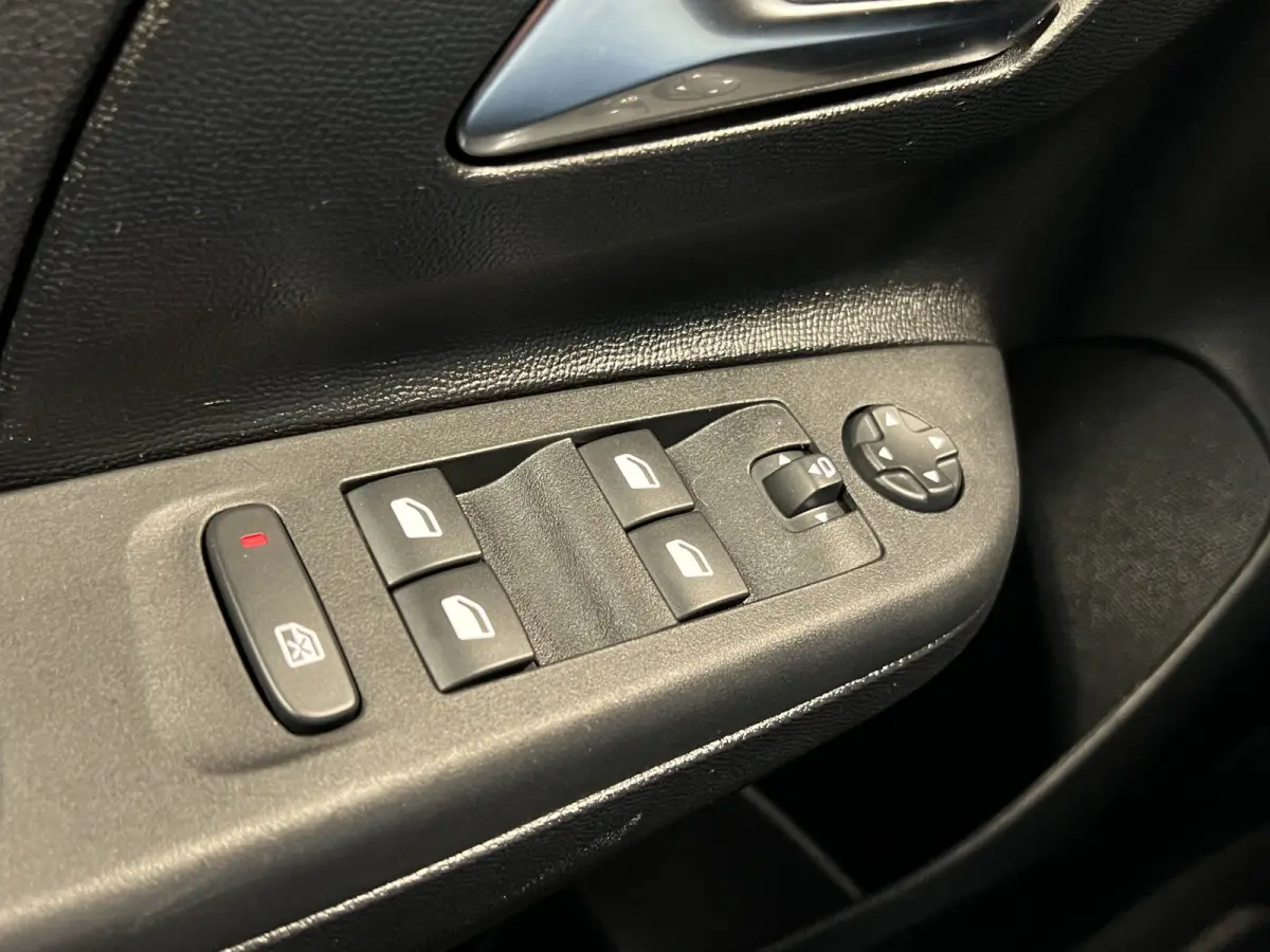 1.2 Turbo GS | Android Auto/Apple Carplay | LM Velgen 16" | Cruise Control | PDC Voor en Achter | Dodehoek Detector | Airco |