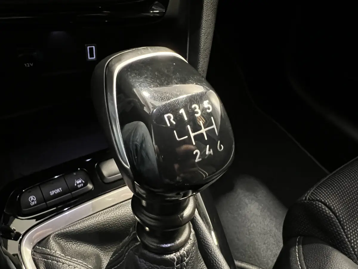 1.2 Turbo GS | Android Auto/Apple Carplay | LM Velgen 16" | Cruise Control | PDC Voor en Achter | Dodehoek Detector | Airco |