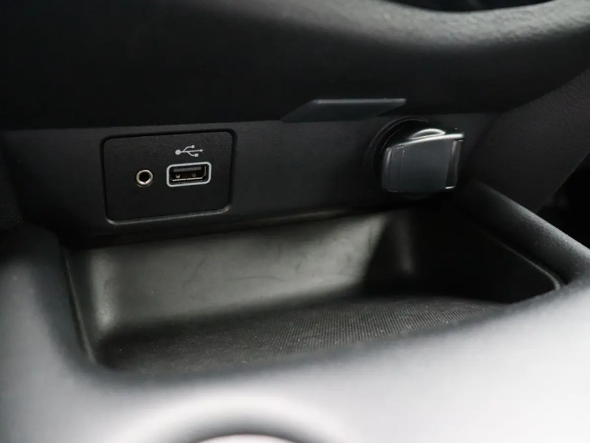 1.0 DIG-T Tekna | Leer | Trekhaak | Bose audio | Stoel, Stuurwiel en voorruitverwarming |