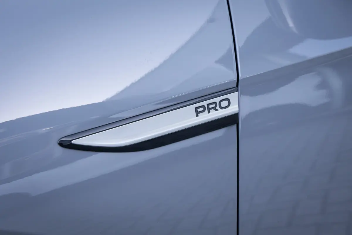 Pro 77 kWh | SOH 93%! | Trekhaak | Cruise control adaptief | Apple Carplay/Android Auto | Voorstoelen verwarmd | Parkeersensoren | Apple Carplay/Android Auto|telefoonintegratie premium | Cru