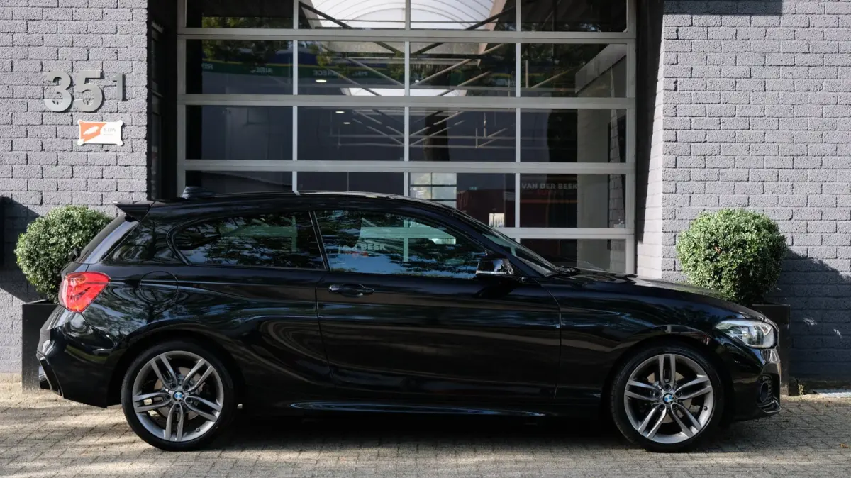 120i Edition M Sport Shadow High Executive