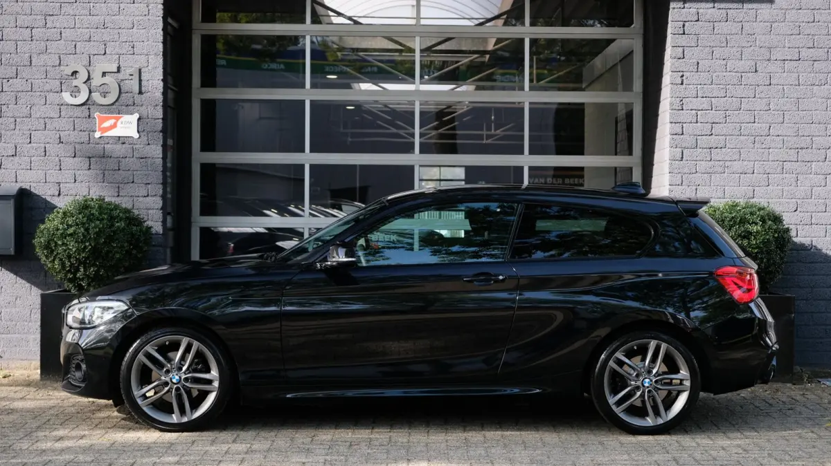120i Edition M Sport Shadow High Executive
