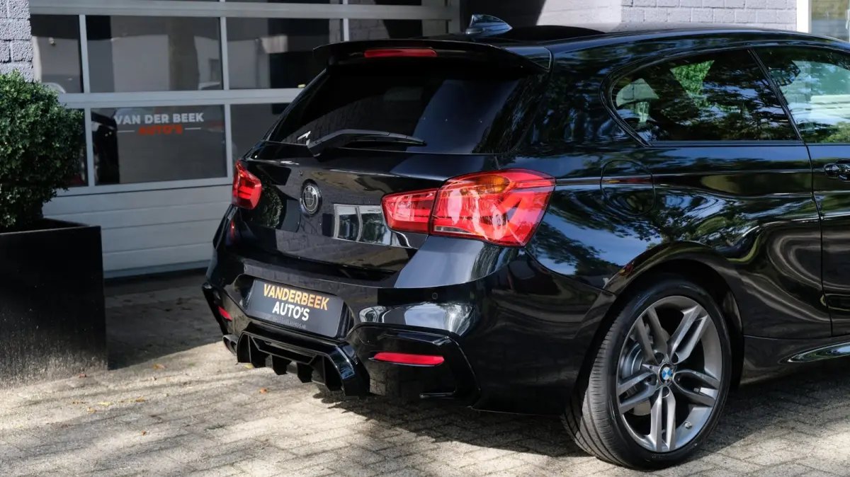 120i Edition M Sport Shadow High Executive