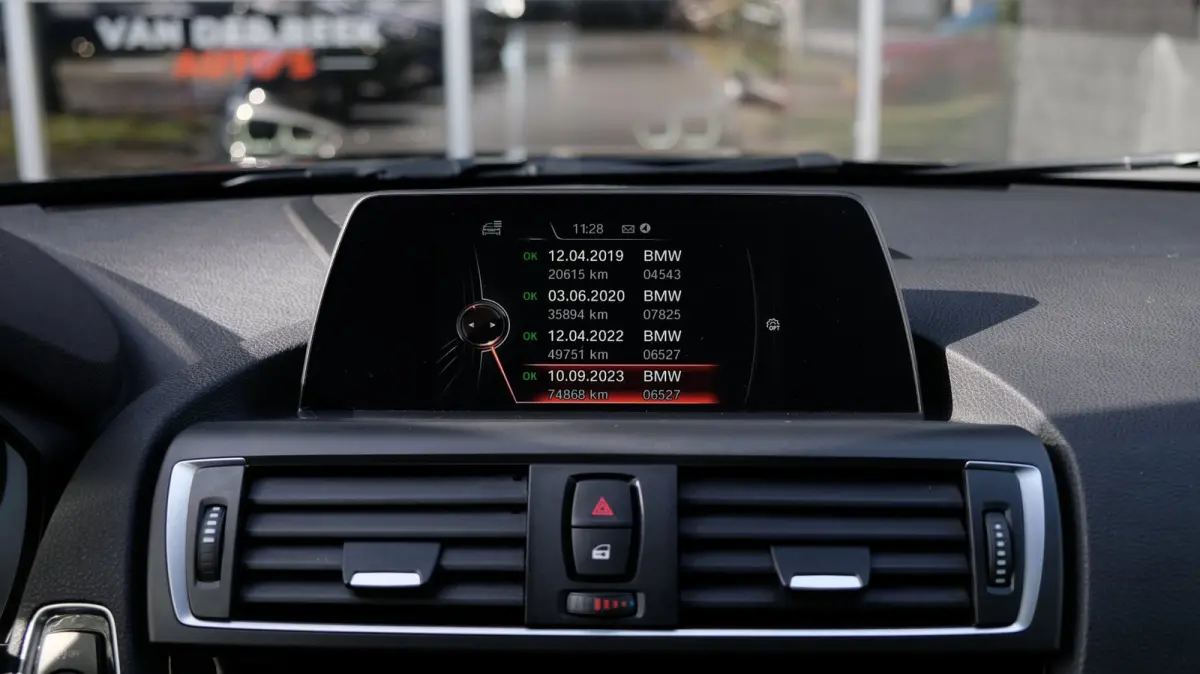 120i Edition M Sport Shadow High Executive