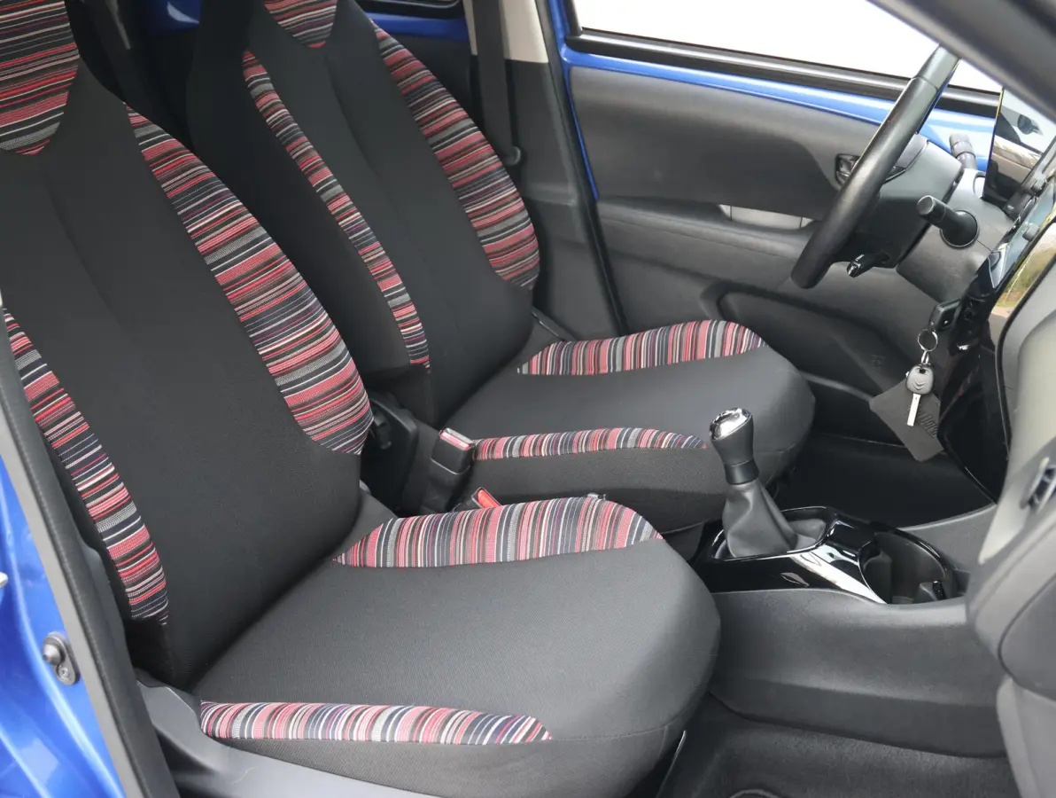 Shine 1.0 e-VTi 72pk | Navigatie | Achteruitrijcamera | Climate Control | Bluetooth | Touchscreen | Radio/MP3 speler met stuurbediening | Donker getint glas | Zuinig en voordelig autorijden!