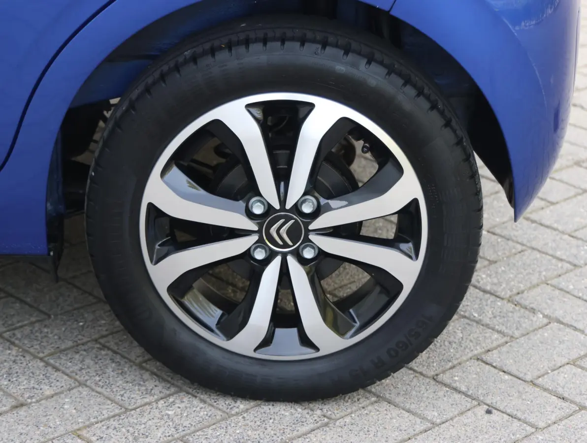 Shine 1.0 e-VTi 72pk | Navigatie | Achteruitrijcamera | Climate Control | Bluetooth | Touchscreen | Radio/MP3 speler met stuurbediening | Donker getint glas | Zuinig en voordelig autorijden!