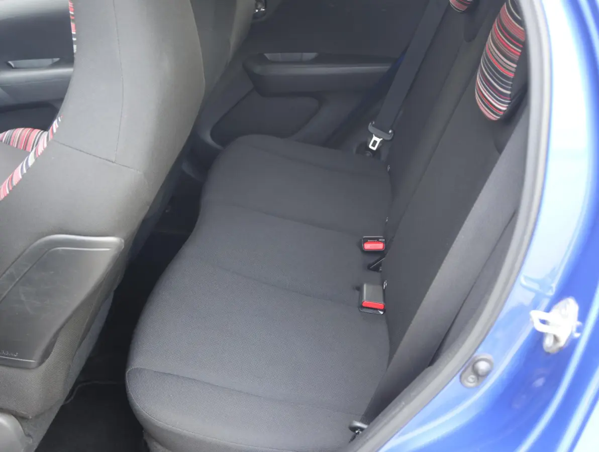 Shine 1.0 e-VTi 72pk | Navigatie | Achteruitrijcamera | Climate Control | Bluetooth | Touchscreen | Radio/MP3 speler met stuurbediening | Donker getint glas | Zuinig en voordelig autorijden!