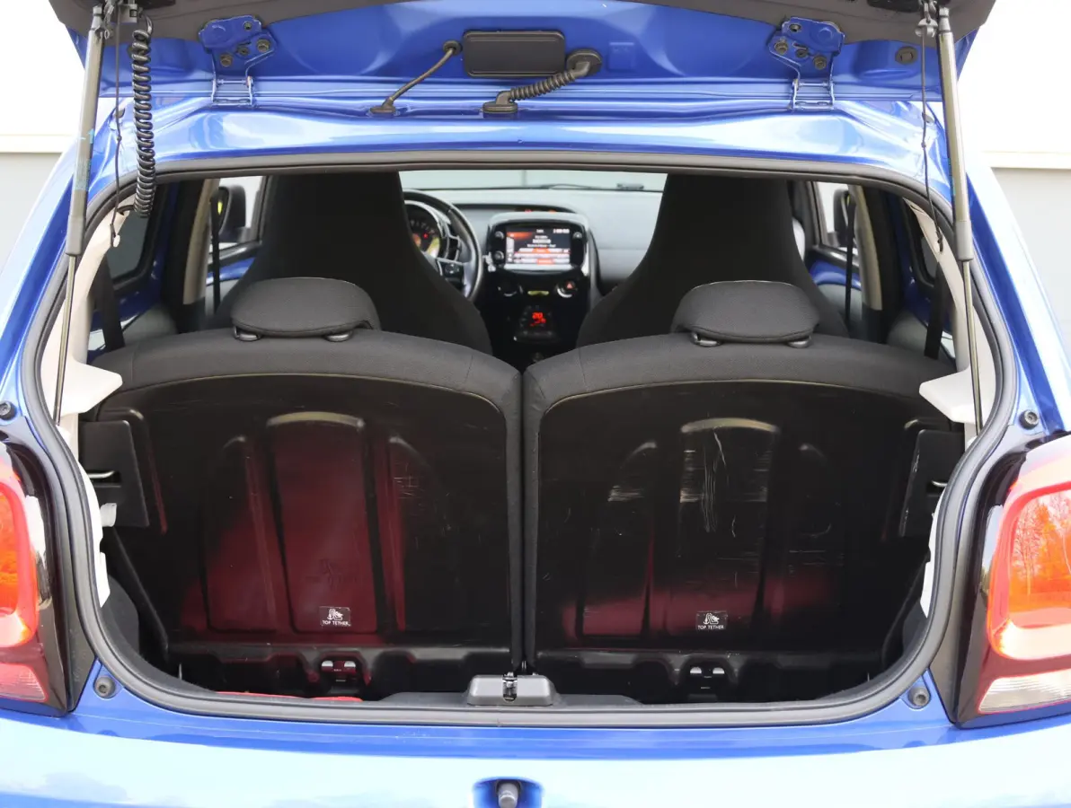 Shine 1.0 e-VTi 72pk | Navigatie | Achteruitrijcamera | Climate Control | Bluetooth | Touchscreen | Radio/MP3 speler met stuurbediening | Donker getint glas | Zuinig en voordelig autorijden!