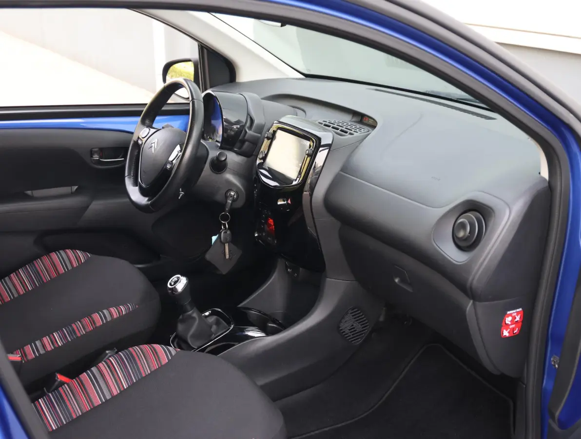 Shine 1.0 e-VTi 72pk | Navigatie | Achteruitrijcamera | Climate Control | Bluetooth | Touchscreen | Radio/MP3 speler met stuurbediening | Donker getint glas | Zuinig en voordelig autorijden!
