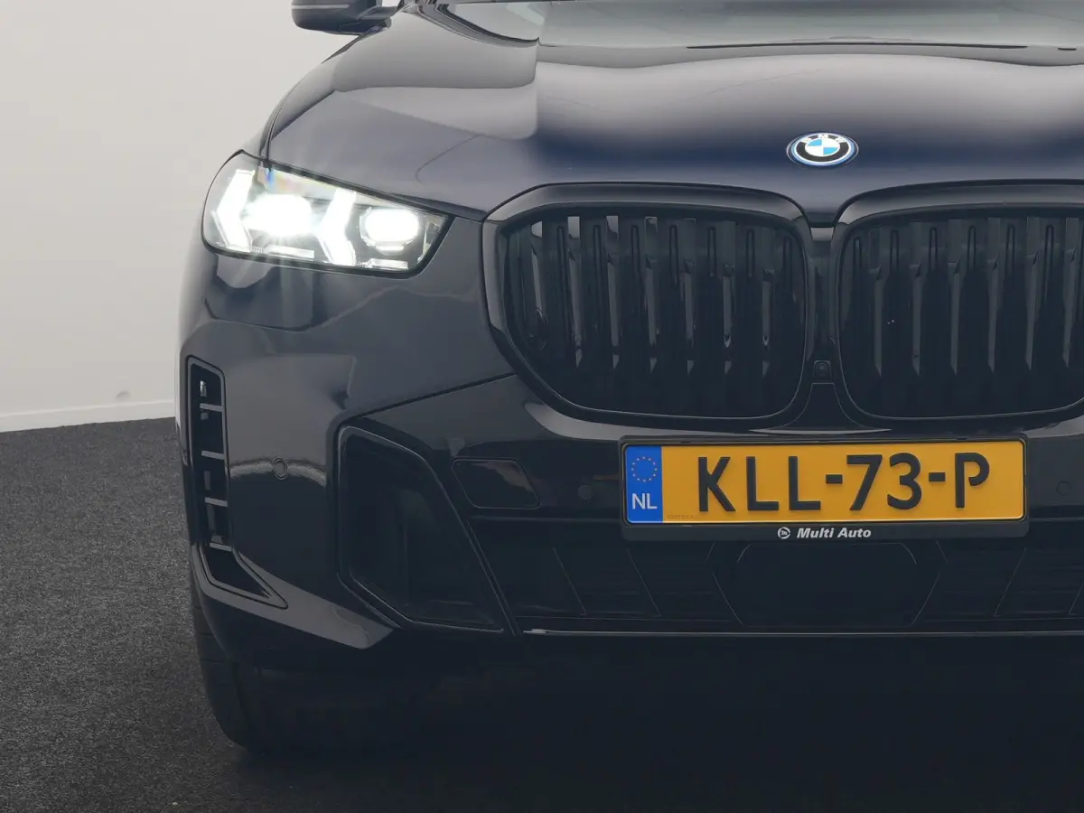xDrive50e High Executive PHEV 490pk Dealer O.H. | Panodak Sky Lounge | M Sport | Luchtvering | Head Up | 360 Camera | Harman / Kardon | Nappa Lederen Comfortstoelen Memory & Verwarmd | Carbo