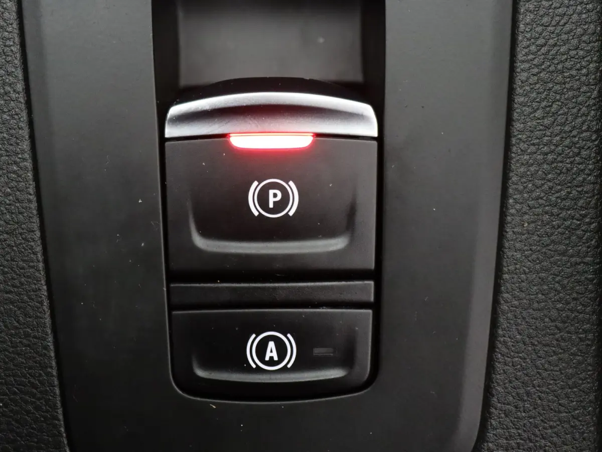 R135 Intens 52 kWh KOOPBATTERIJ Apple Carplay/Android Auto | Climate