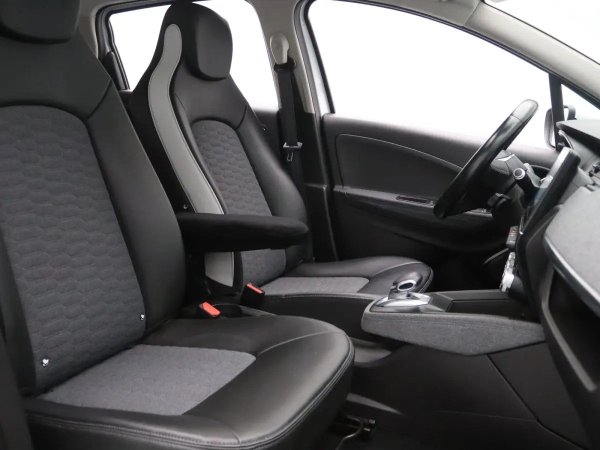 R135 Intens 52 kWh KOOPBATTERIJ Apple Carplay/Android Auto | Climate